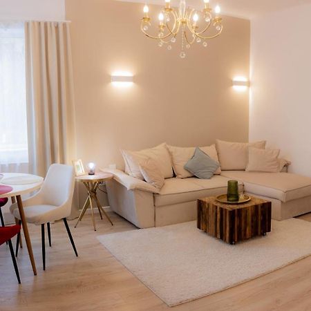 Homey Luxury- Entire House, Free Parking, Yard Cluj-Napoca Eksteriør bilde