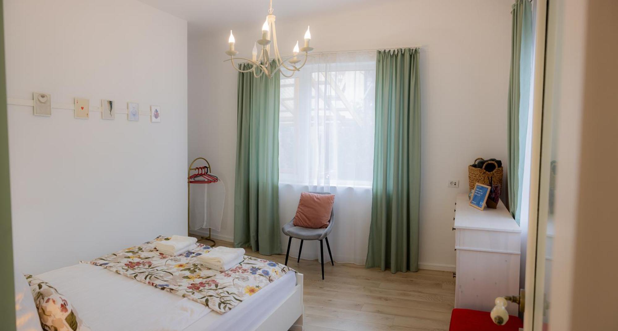 Homey Luxury- Entire House, Free Parking, Yard Cluj-Napoca Eksteriør bilde