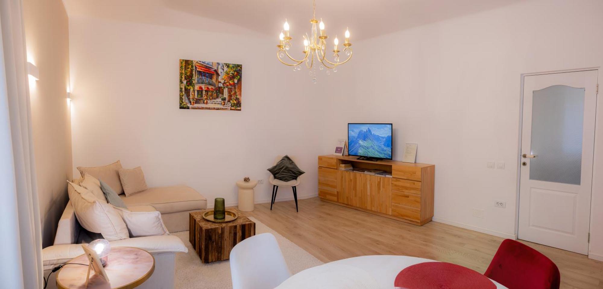 Homey Luxury- Entire House, Free Parking, Yard Cluj-Napoca Eksteriør bilde